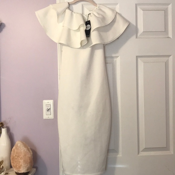 Boohoo Dresses & Skirts - Boohoo white midi dress Boohoo Dresses & Skirts - Boohoo white midi dress